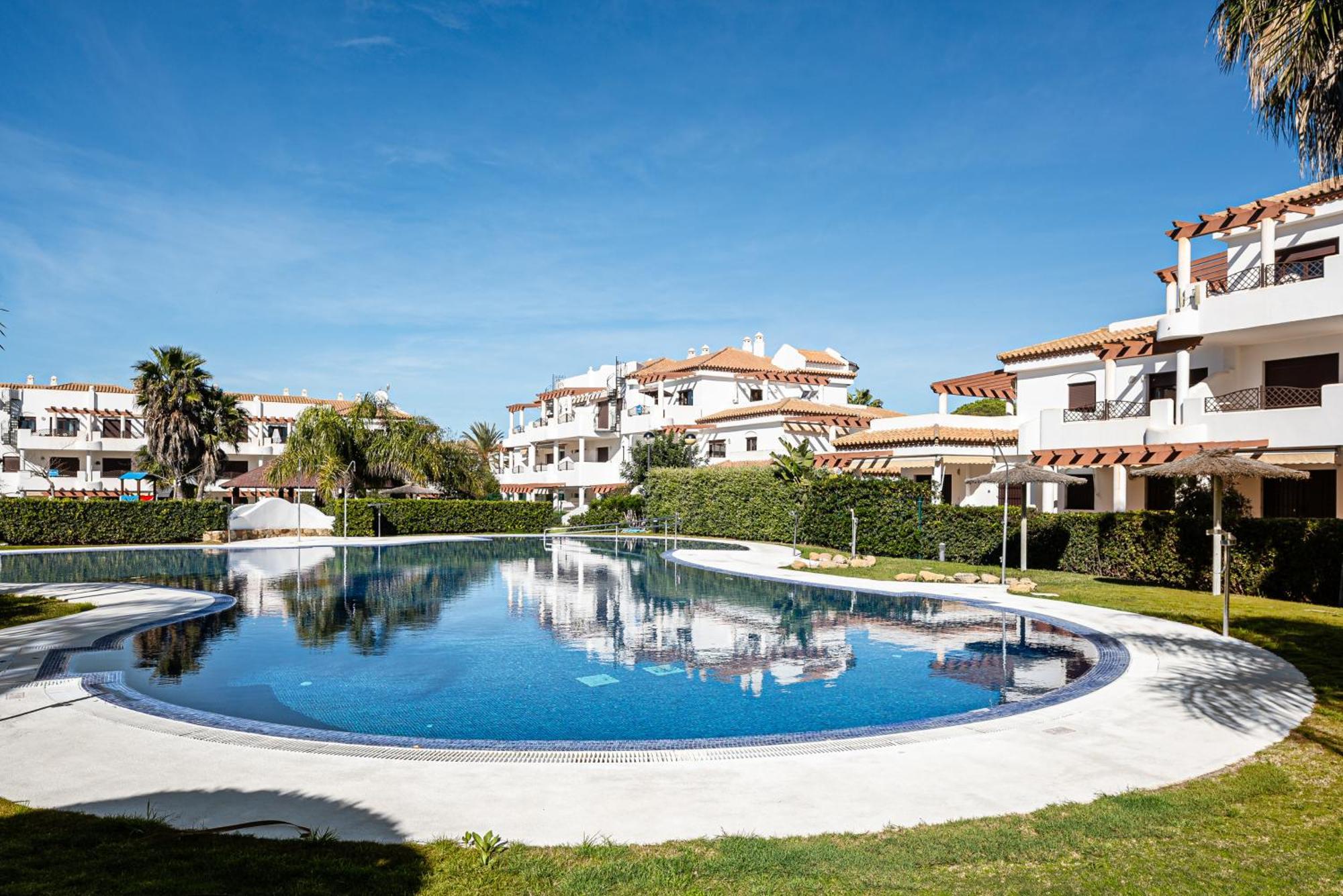Familiar Muy Soleado Cerca De La Playa Y Parking Incluido Apartment